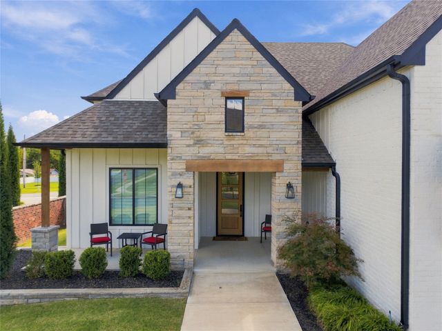 708 W 110 Place S, Jenks, OK 74037