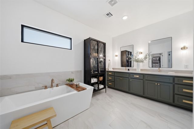 708 W 110 Place S, Jenks, OK 74037