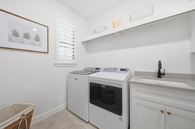 708 W 110 Place S, Jenks, OK 74037