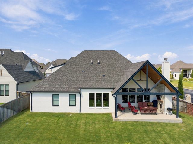 708 W 110 Place S, Jenks, OK 74037