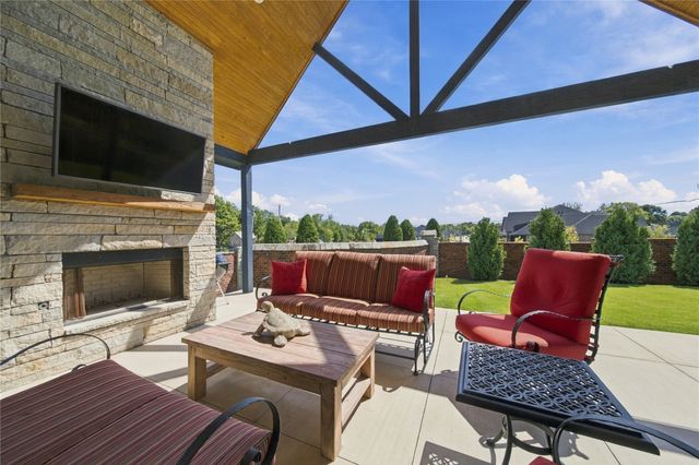 708 W 110 Place S, Jenks, OK 74037