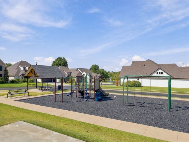 708 W 110 Place S, Jenks, OK 74037