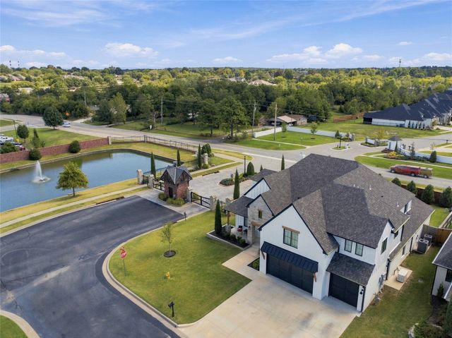 708 W 110 Place S, Jenks, OK 74037