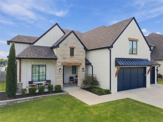 708 W 110 Place S, Jenks, OK 74037