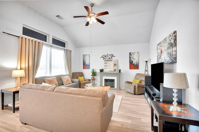 27 Montecito Lane, Manvel, TX 77578