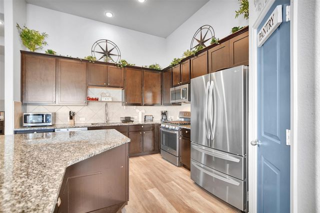 27 Montecito Lane, Manvel, TX 77578