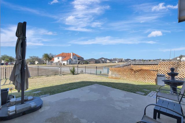 27 Montecito Lane, Manvel, TX 77578