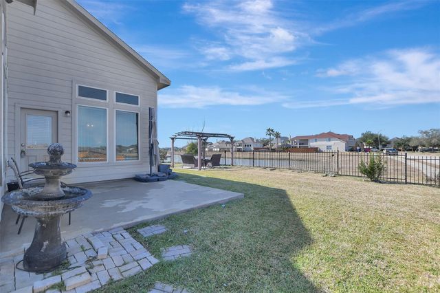 27 Montecito Lane, Manvel, TX 77578