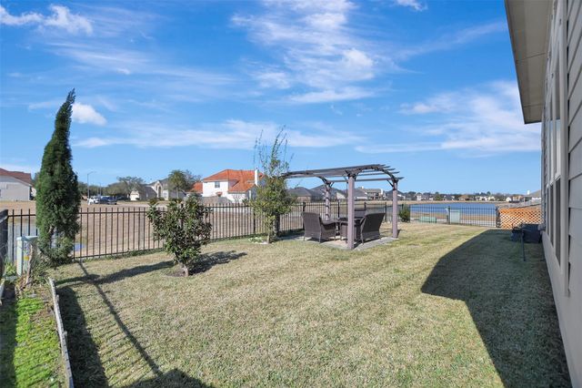 27 Montecito Lane, Manvel, TX 77578