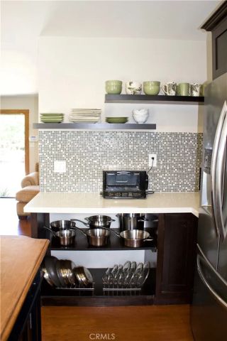 8727 Glider, Los Angeles, CA 90045