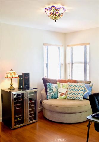 8727 Glider, Los Angeles, CA 90045