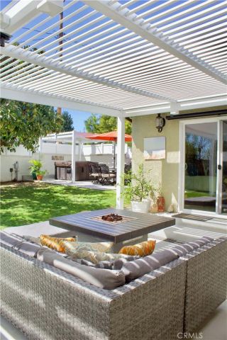 8727 Glider, Los Angeles, CA 90045