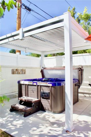 8727 Glider, Los Angeles, CA 90045