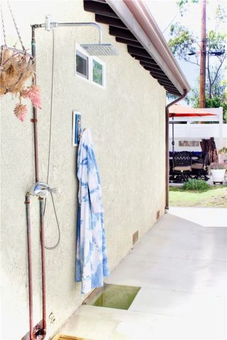 8727 Glider, Los Angeles, CA 90045