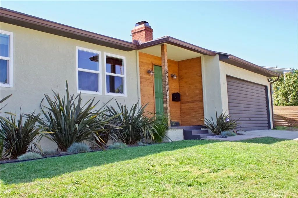 8727 Glider, Los Angeles, CA 90045