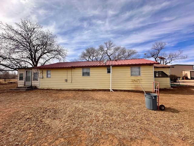 1313 S 3rd Street, Tahoka, TX 79373