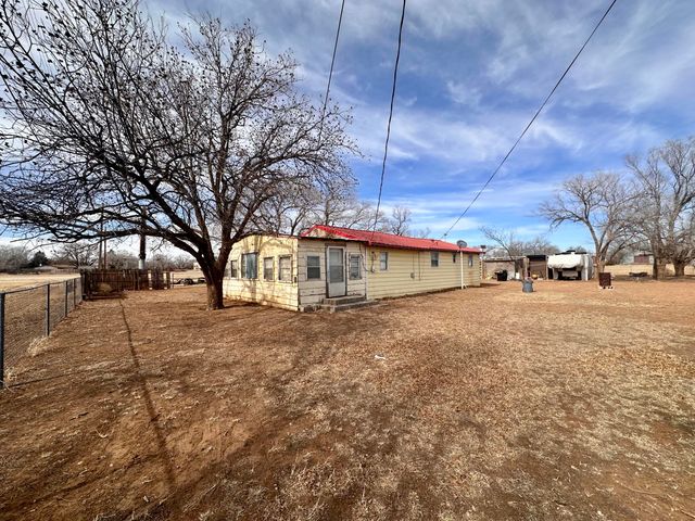 1313 S 3rd Street, Tahoka, TX 79373