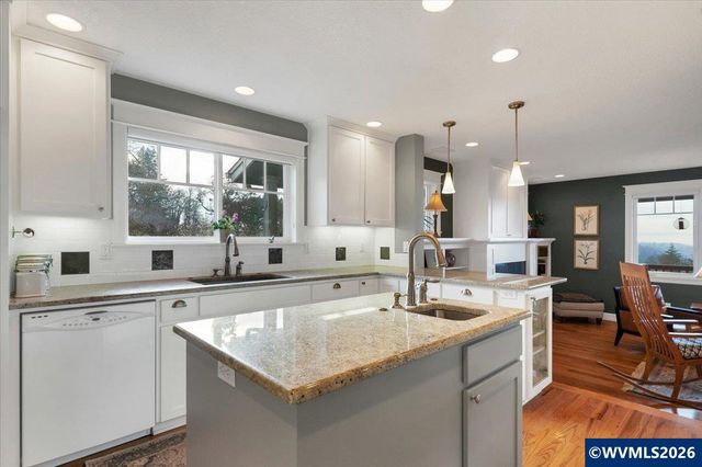 3228 Sunridge Dr S, Salem, OR 97302