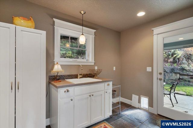 3228 Sunridge Dr S, Salem, OR 97302