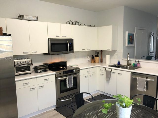 2233 Ensenada Ter, Weston, FL 33327