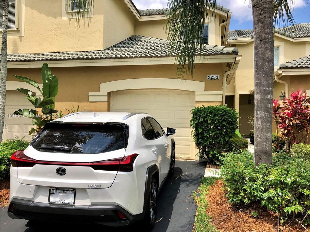 2233 Ensenada Ter, Weston, FL 33327