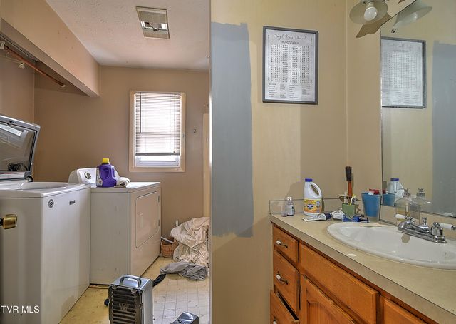 126 Whitehills Road, Kingsport, TN 37660