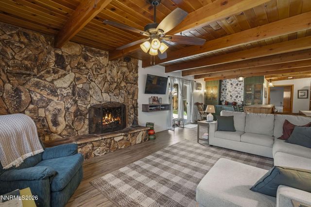 1124 Sbragia Way, Sparks, NV 89431