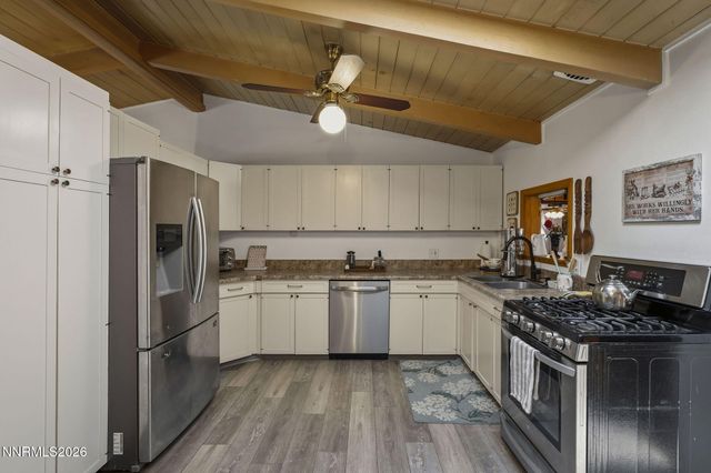 1124 Sbragia Way, Sparks, NV 89431