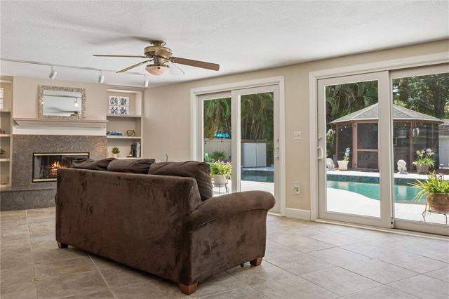 1883 OAKDALE LANE N, Clearwater, FL 33764