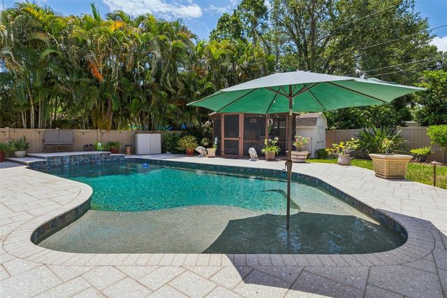 1883 OAKDALE LANE N, Clearwater, FL 33764