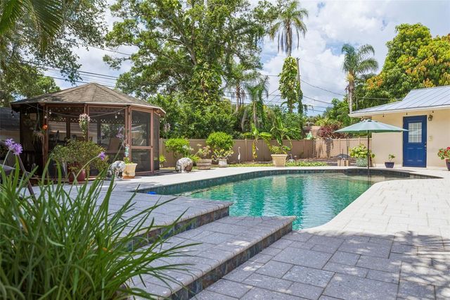 1883 OAKDALE LANE N, Clearwater, FL 33764