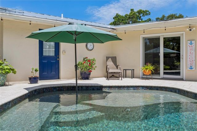 1883 OAKDALE LANE N, Clearwater, FL 33764