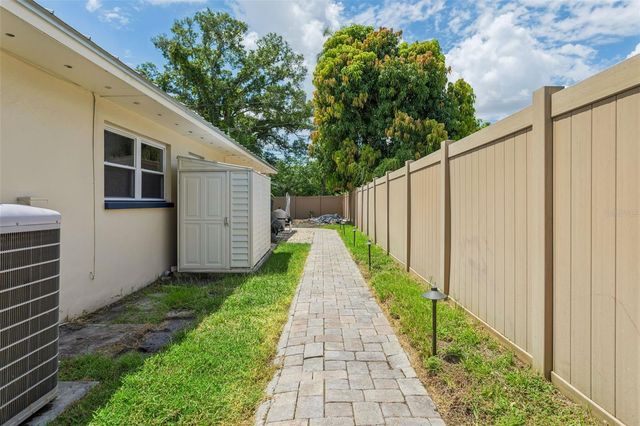1883 OAKDALE LANE N, Clearwater, FL 33764