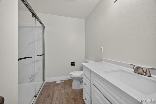 70 Bridgewater Lane, Highland, IL 62249