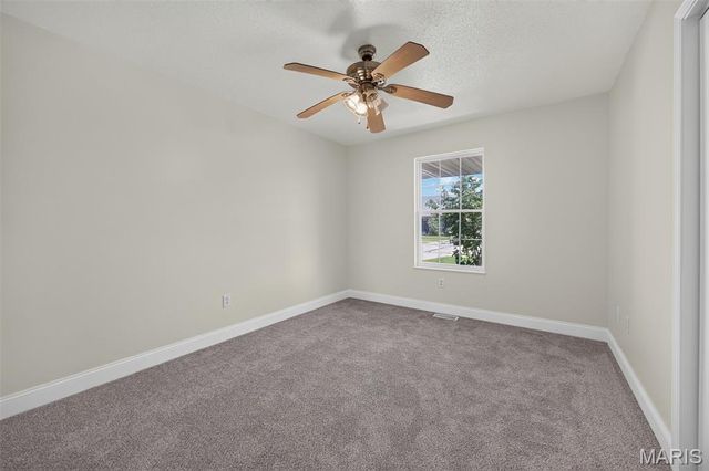70 Bridgewater Lane, Highland, IL 62249