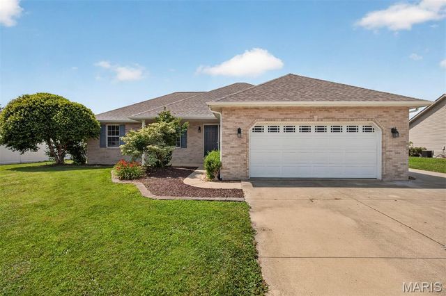 70 Bridgewater Lane, Highland, IL 62249
