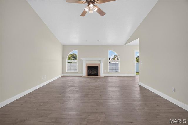 70 Bridgewater Lane, Highland, IL 62249