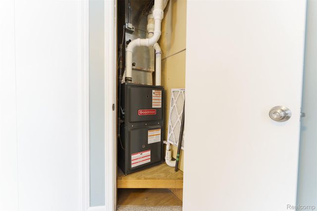 320 N Hibbard Street, Fowlerville Village, MI 48836