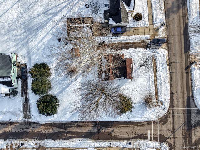320 N Hibbard Street, Fowlerville Village, MI 48836