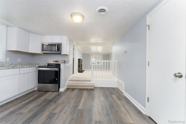 320 N Hibbard Street, Fowlerville Village, MI 48836