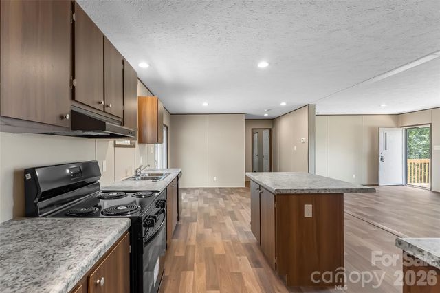 163 Ada Way, Hendersonville, NC 28791
