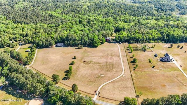 1000 Lakebay Road, Vass, NC 28394