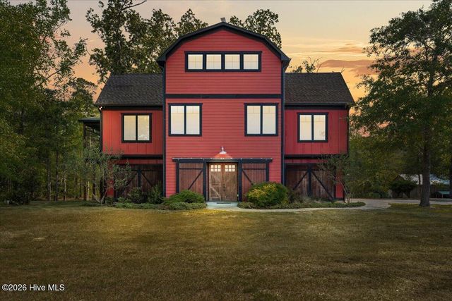 1000 Lakebay Road, Vass, NC 28394
