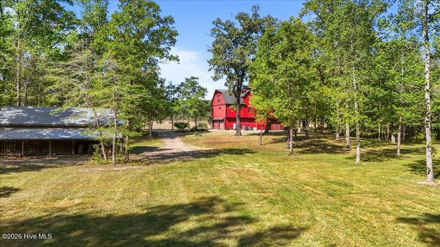 1000 Lakebay Road, Vass, NC 28394