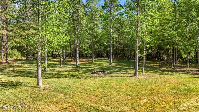1000 Lakebay Road, Vass, NC 28394