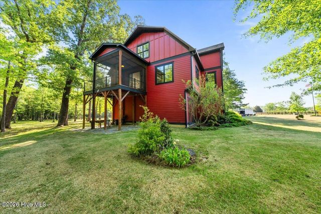 1000 Lakebay Road, Vass, NC 28394
