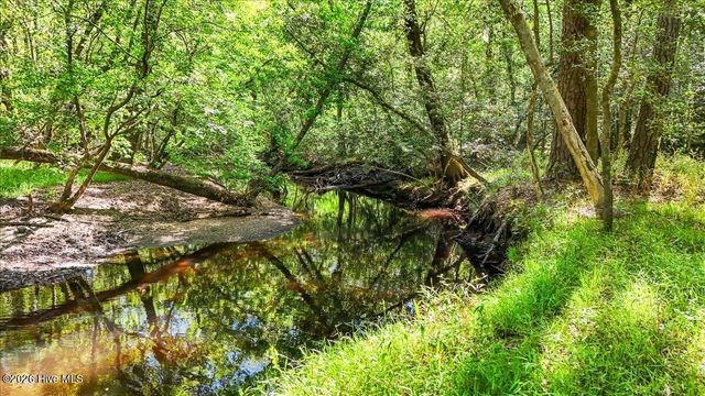 1000 Lakebay Road, Vass, NC 28394