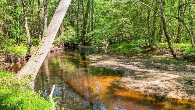 1000 Lakebay Road, Vass, NC 28394