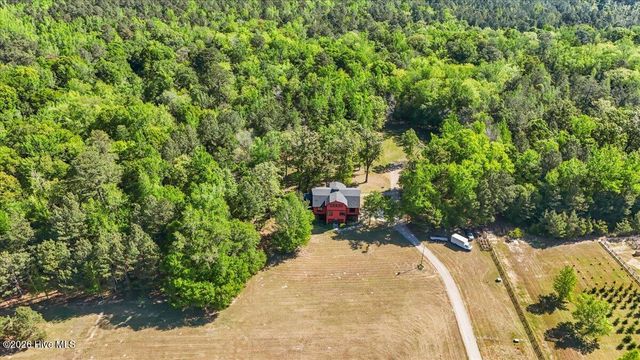 1000 Lakebay Road, Vass, NC 28394