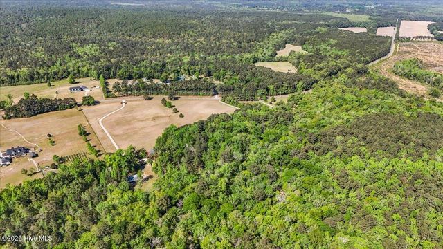 1000 Lakebay Road, Vass, NC 28394
